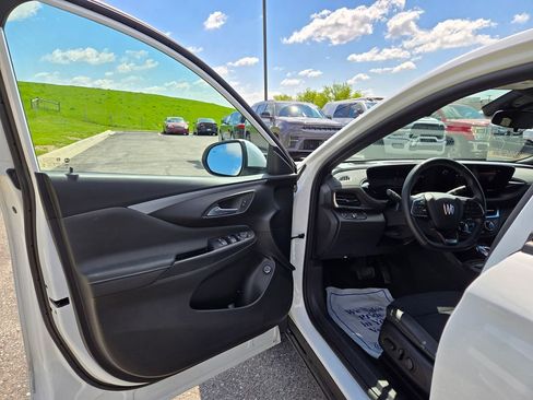 Used 2024 Buick Envista Preferred w/ Convenience I Package FWD image 14