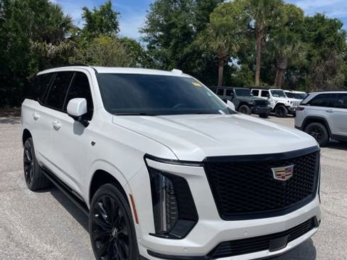 Used 2025 Cadillac Escalade Sport w/ Touring Package image 5