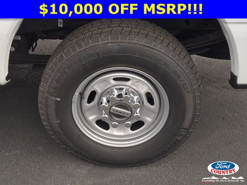 New 2025 Ford F250 XL w/ XL Chrome Package image 5