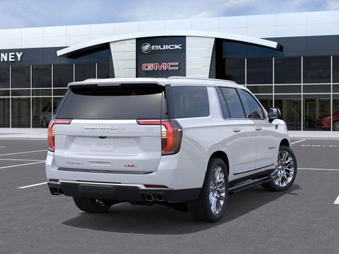 New 2026 GMC Yukon XL Denali w/ Denali Reserve Package AWD/4WD image 4