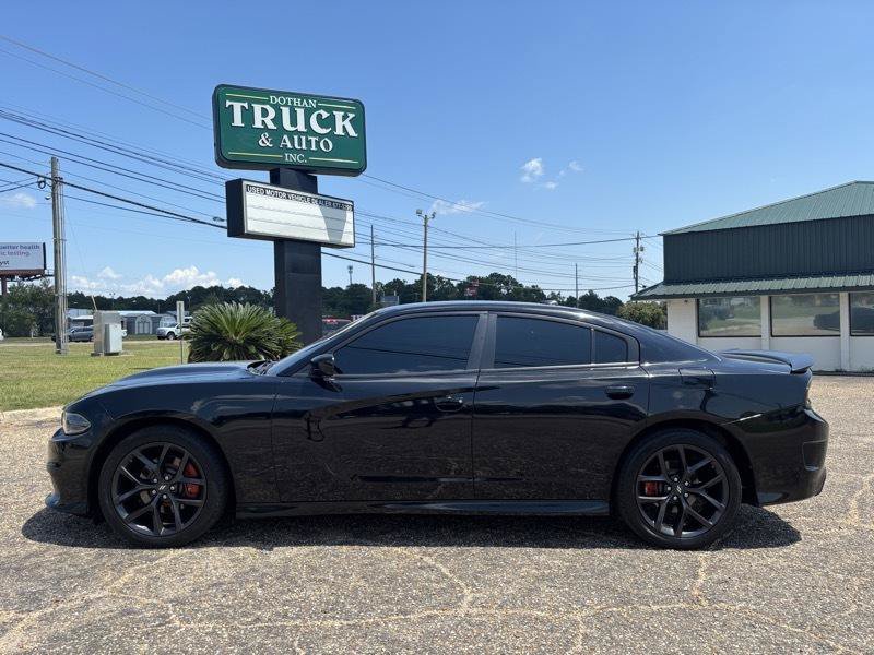 Used 2022 Dodge Charger R/T w/ Plus Group RWD image 2