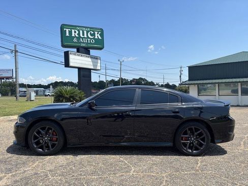 Used 2022 Dodge Charger R/T w/ Plus Group RWD image 2