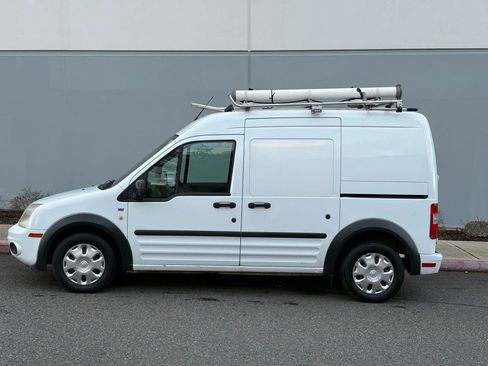 Used 2013 Ford Transit Connect XLT image 3