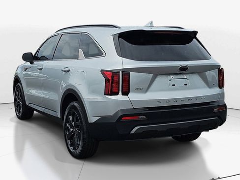 Used 2021 Kia Sorento S w/ Panoramic Sunroof Package AWD/4WD image 6