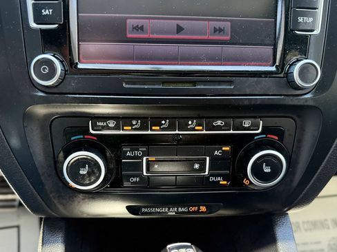 Used 2012 Volkswagen Jetta GLI Autobahn FWD image 18
