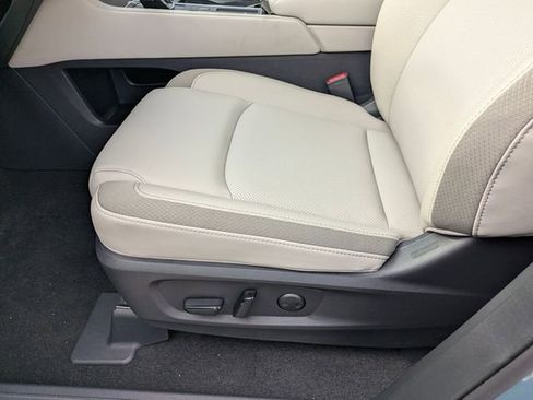 New 2026 Nissan Pathfinder SL w/ SL Premium Package FWD image 14