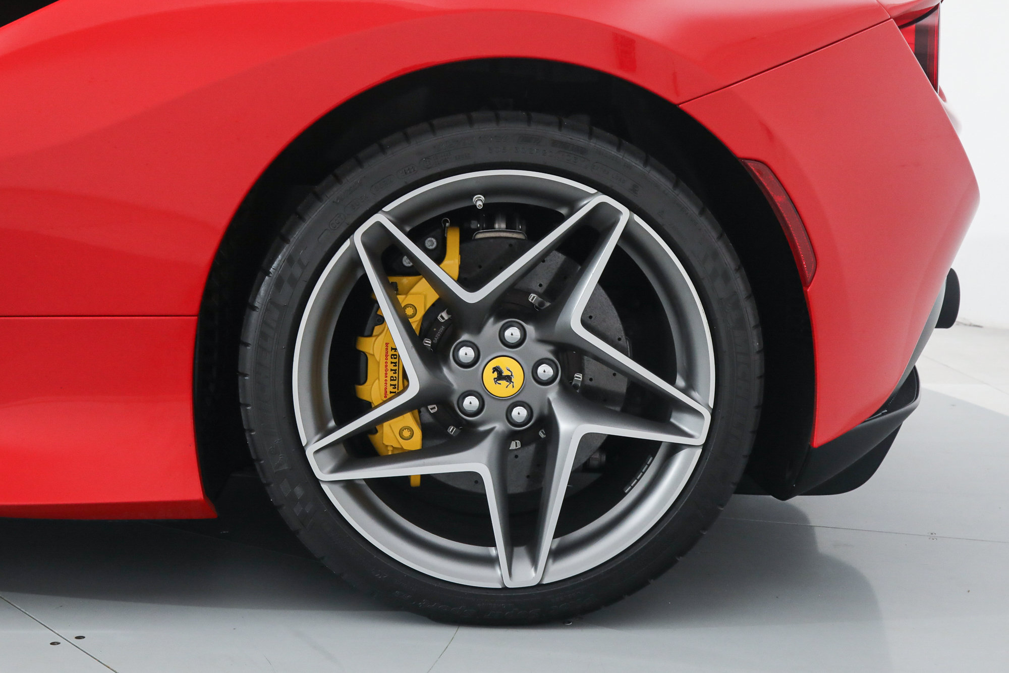 Certified 2022 Ferrari F8 Tributo RWD image 40