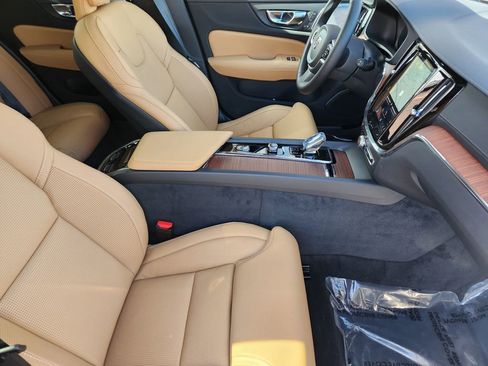 New 2026 Volvo V60 B5 Cross Country Ultra w/ Protection Package Premier image 4