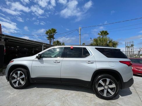Used 2019 Chevrolet Traverse LT w/ LT Premium Package FWD image 5