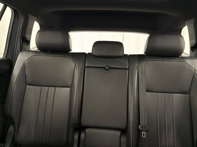 Used 2024 Volkswagen Tiguan SE R-Line FWD image 32