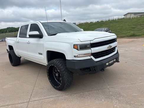 Used 2018 Chevrolet Silverado 1500 LT w/ Texas Edition AWD/4WD image 1