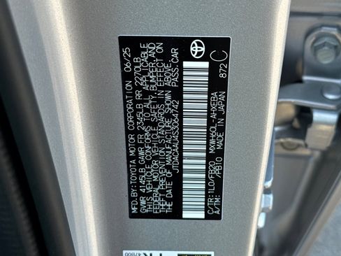 Certified 2025 Toyota Prius LE image 31