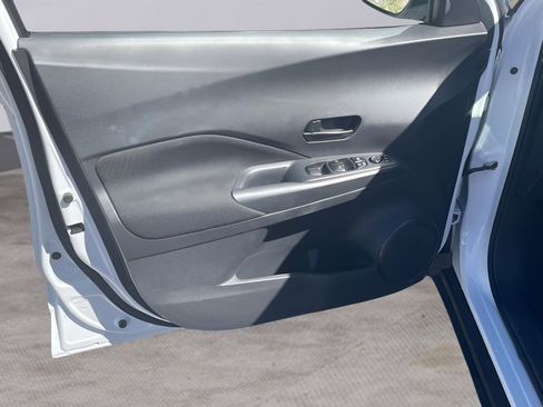 Certified 2025 Nissan Kicks Play S FWD image 21