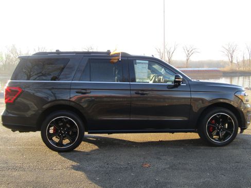 Certified 2023 Ford Expedition Limited image 5