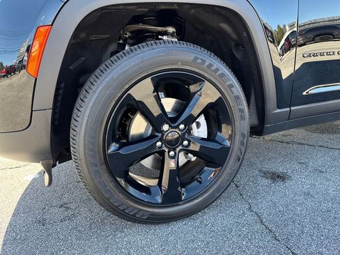 New 2025 Jeep Grand Cherokee Altitude image 36