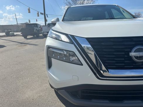 Used 2023 Nissan Rogue SV image 28