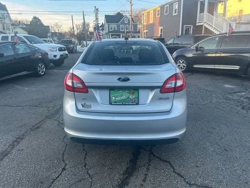 Used 2012 Ford Fiesta SE image 9