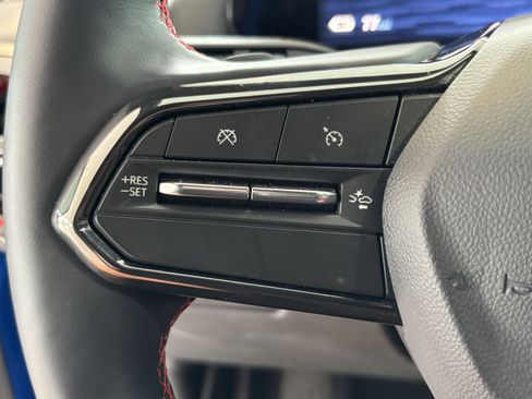 Used 2025 Chevrolet Equinox EV RS FWD image 11