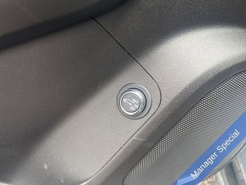 Used 2023 GMC Acadia Denali w/ Denali Ultimate Package image 25