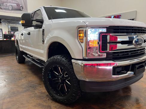 Used 2019 Ford F250 XLT image 34