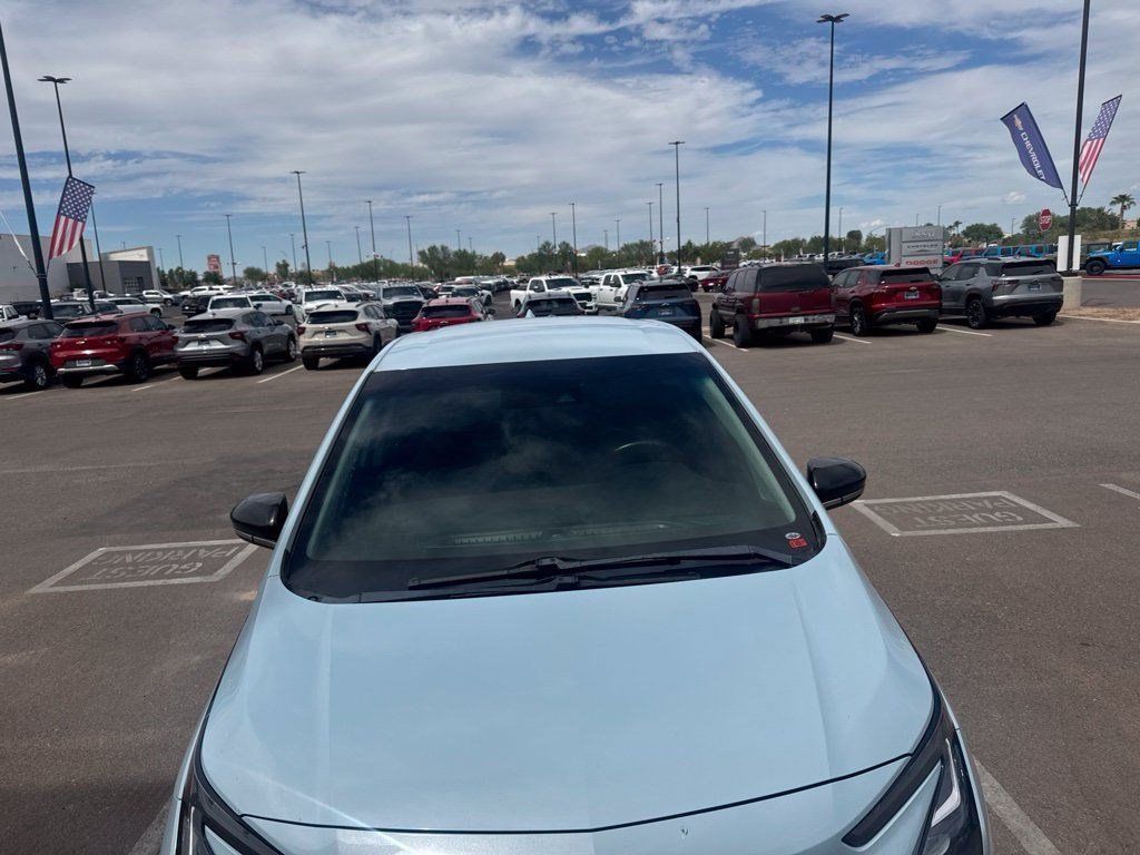 Used 2023 Chevrolet Bolt LT w/ Infotainment Package FWD image 3