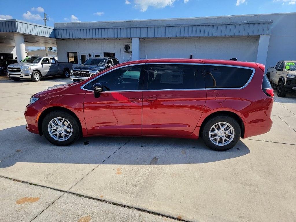 New 2026 Chrysler Pacifica Select FWD image 2
