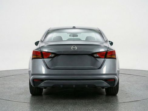 Used 2025 Nissan Altima 2.5 SV image 7