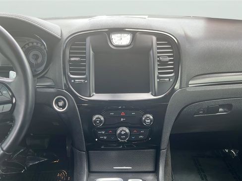 Used 2016 Chrysler 300 S RWD image 10