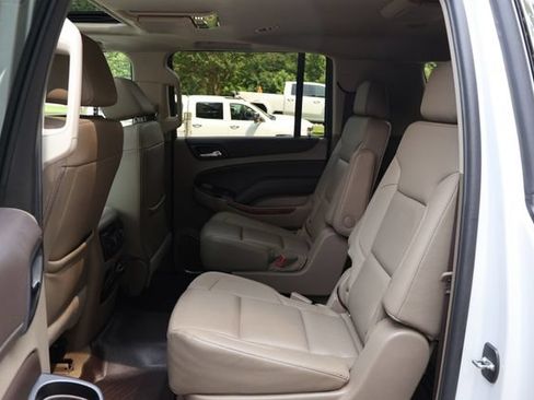 Used 2017 Chevrolet Suburban Premier AWD/4WD image 21