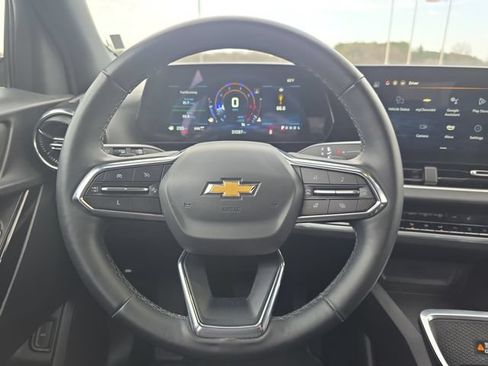 Used 2025 Chevrolet Equinox LT w/ Convenience Package II AWD/4WD image 15