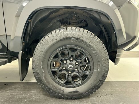 Used 2020 Toyota Tacoma SR5 image 8