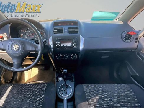 Used 2007 Suzuki SX4 AWD Hatchback image 7