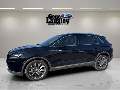 Used 2022 Lincoln Nautilus Reserve image 3