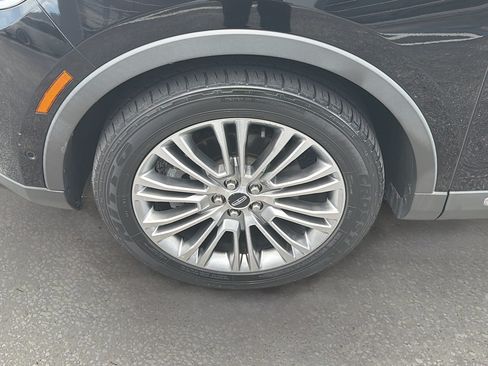 Used 2018 Lincoln MKX Reserve w/ Driver Assistance Package FWD image 32
