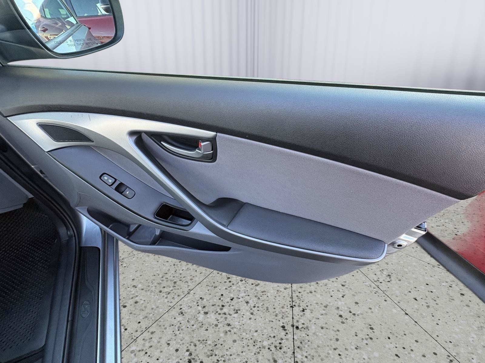 Used 2015 Hyundai Elantra SE w/ Option Group 02 FWD image 14