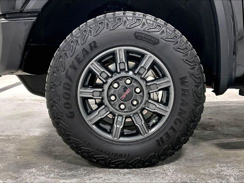 Used 2024 GMC Sierra 1500 AT4X image 11