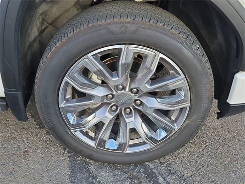 Used 2024 GMC Sierra 1500 Denali w/ Denali Reserve Package image 8
