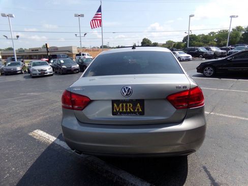Used 2014 Volkswagen Passat 1.8T SE FWD image 3