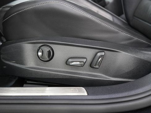 Used 2019 Volkswagen Golf R 4-Door AWD/4WD image 28