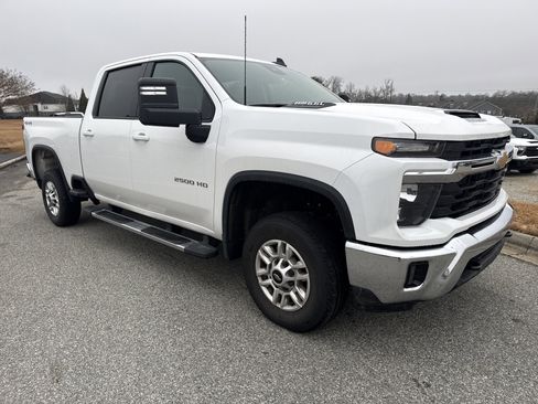 Certified 2025 Chevrolet Silverado 2500 LT w/ Convenience Package image 2
