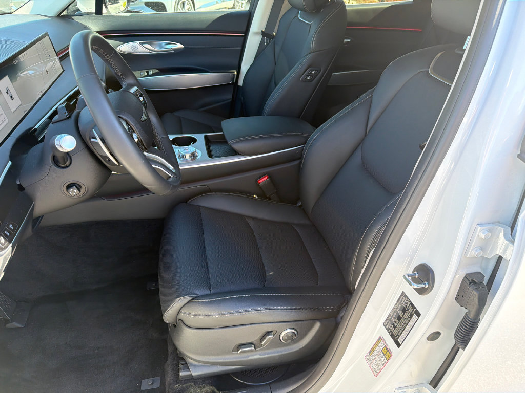 Used 2026 Genesis GV70 2.5T Select AWD/4WD image 11
