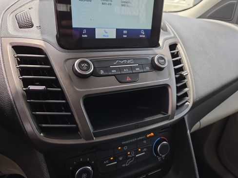 Used 2022 Ford Transit Connect XLT FWD image 24