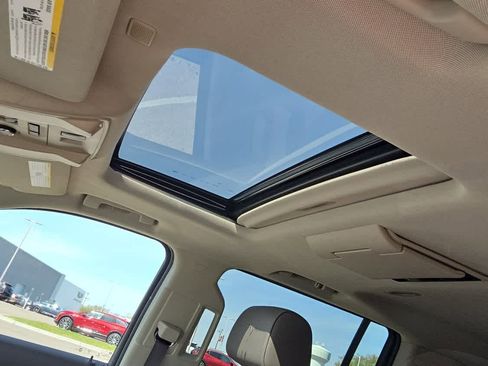 Used 2017 GMC Yukon XL Denali w/ Open Road Package AWD/4WD image 9