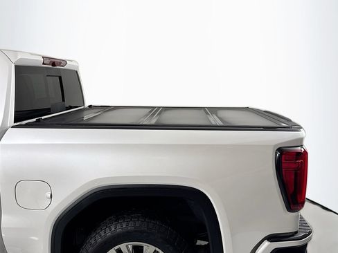 Used 2023 GMC Sierra 1500 Denali w/ Technology Package AWD/4WD image 8