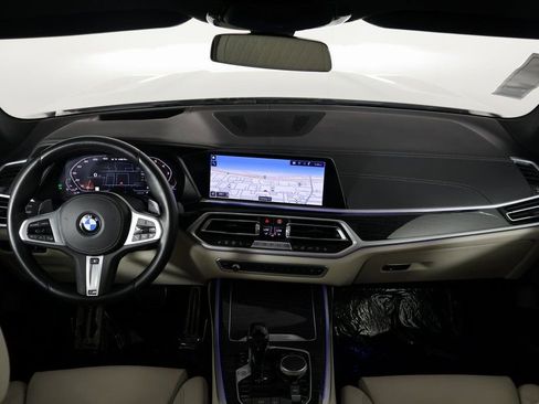 Used 2022 BMW X7 M50i w/ Cold Weather Package image 8