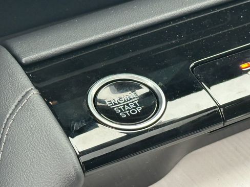 New 2025 Lincoln Navigator Reserve AWD/4WD image 12