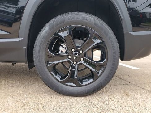 New 2026 Chevrolet Equinox LT w/ Convenience Package II FWD image 9