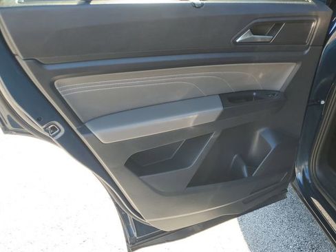 Used 2022 Volkswagen Atlas SE image 14