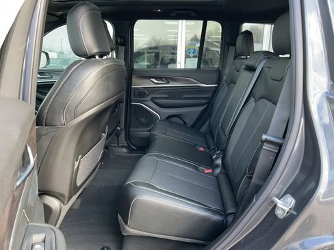 New 2026 Jeep Grand Cherokee Limited image 9
