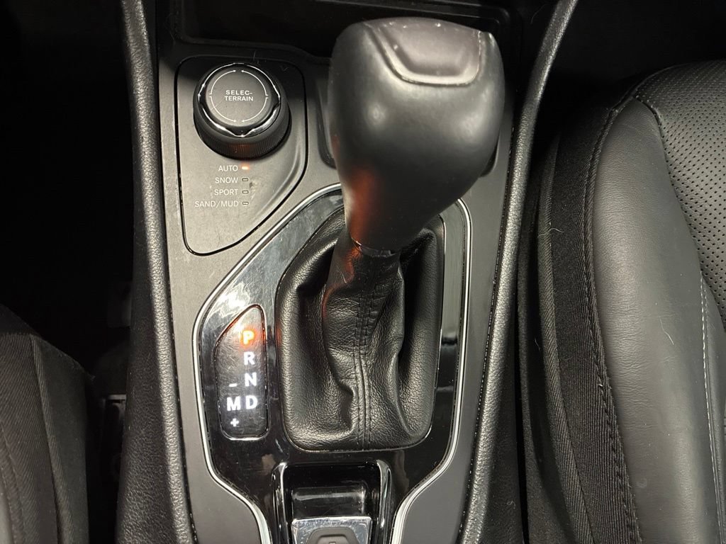 Used 2019 Jeep Cherokee Limited AWD/4WD image 23